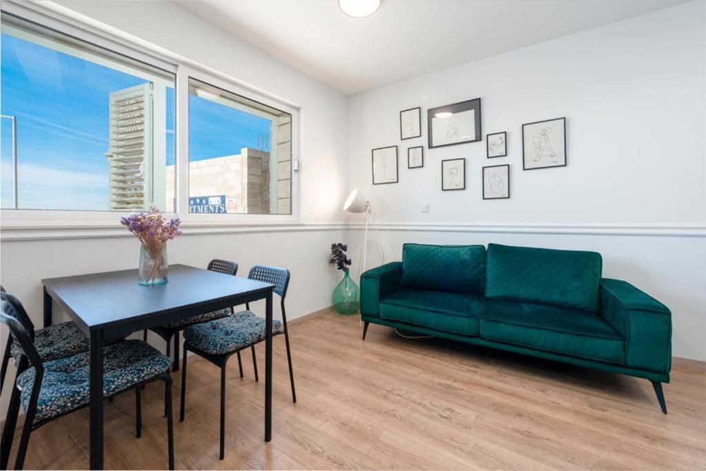 Guest House Allineeddubrovnik Choose Between Double Room Or Penthouse Or Studio Apartments Free Parking Dış mekan fotoğraf